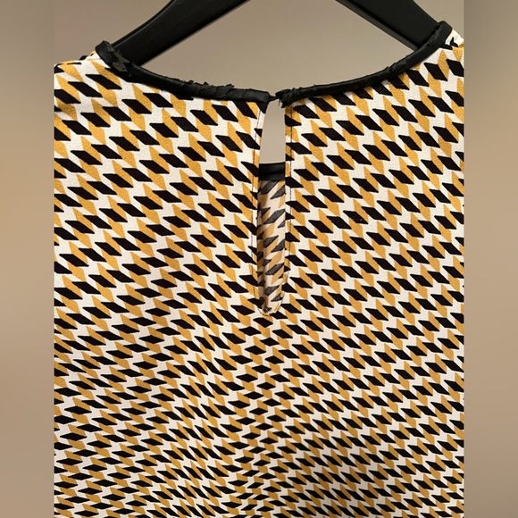 Zara ladies geometric pattern blouse - Picture 3 of 4